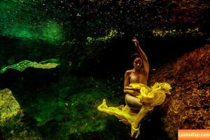 Christelle photo #0016