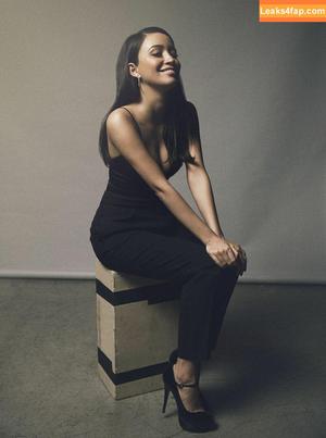 Christian Serratos photo #0029