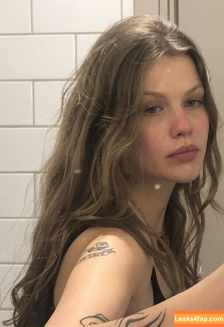 Christiane F / isa_m_2001 leaked photo photo #0025
