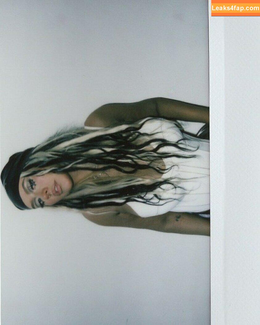 Christina Aguilera / XTINA / christinaaguilera слитое фото фото #0182