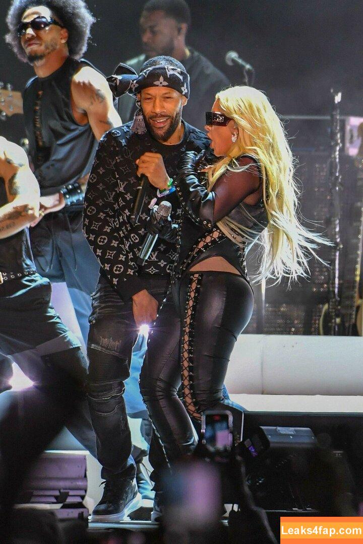 Christina Aguilera / XTINA / christinaaguilera слитое фото фото #0362