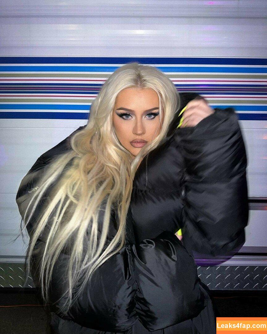 Christina Aguilera / XTINA / christinaaguilera слитое фото фото #0375