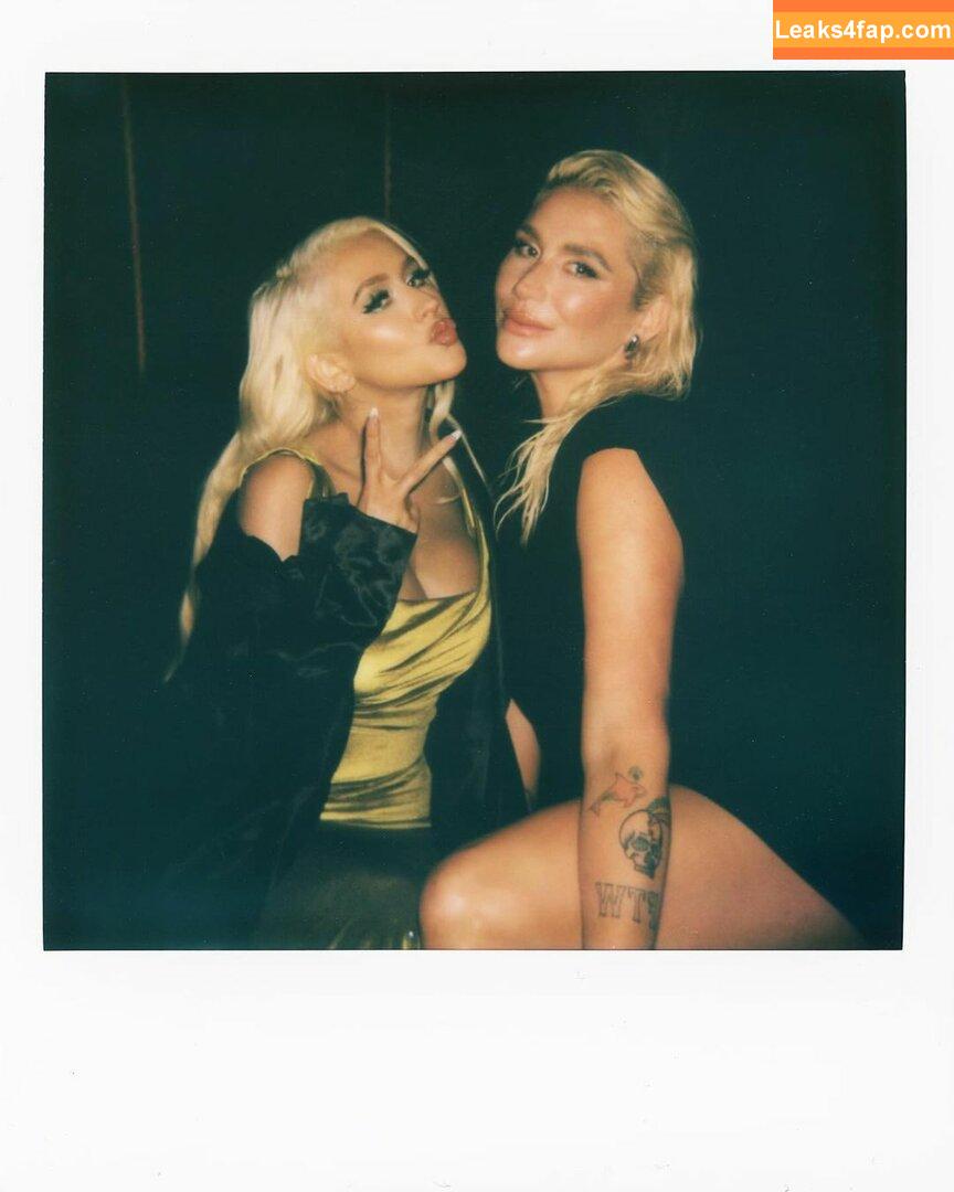 Christina Aguilera / XTINA / christinaaguilera слитое фото фото #0549