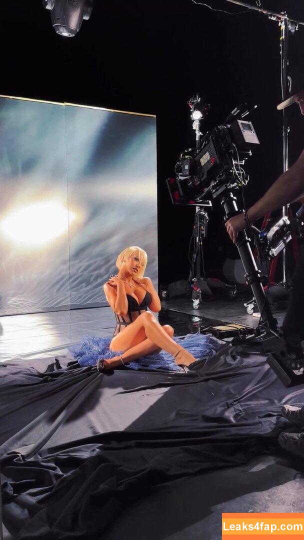 Christina Aguilera / XTINA / christinaaguilera слитое фото фото #0582