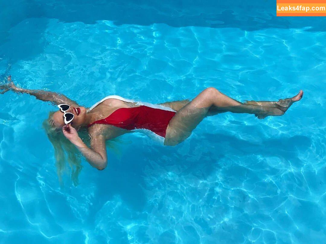 Christina Aguilera / XTINA / christinaaguilera слитое фото фото #0774