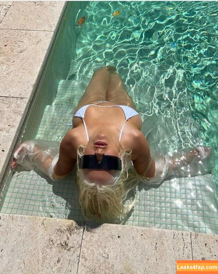 Christina Aguilera / XTINA / christinaaguilera слитое фото фото #0775