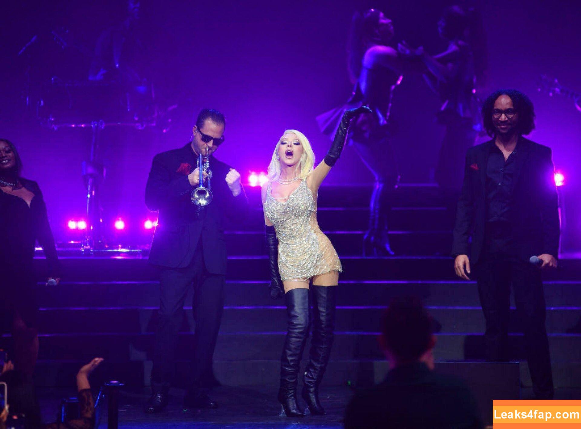 Christina Aguilera / XTINA / christinaaguilera слитое фото фото #0941