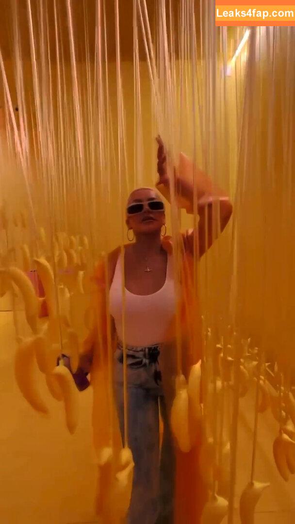 Christina Aguilera / XTINA / christinaaguilera слитое фото фото #0977