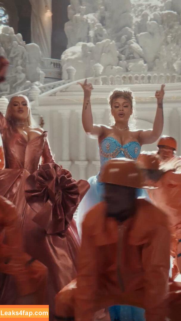 Christina Aguilera / XTINA / christinaaguilera слитое фото фото #0987