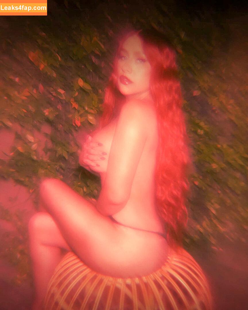 Christina Aguilera / XTINA / christinaaguilera слитое фото фото #0996