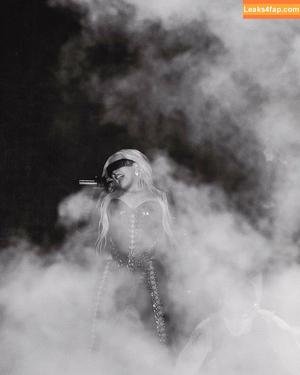 Christina Aguilera фото #0358