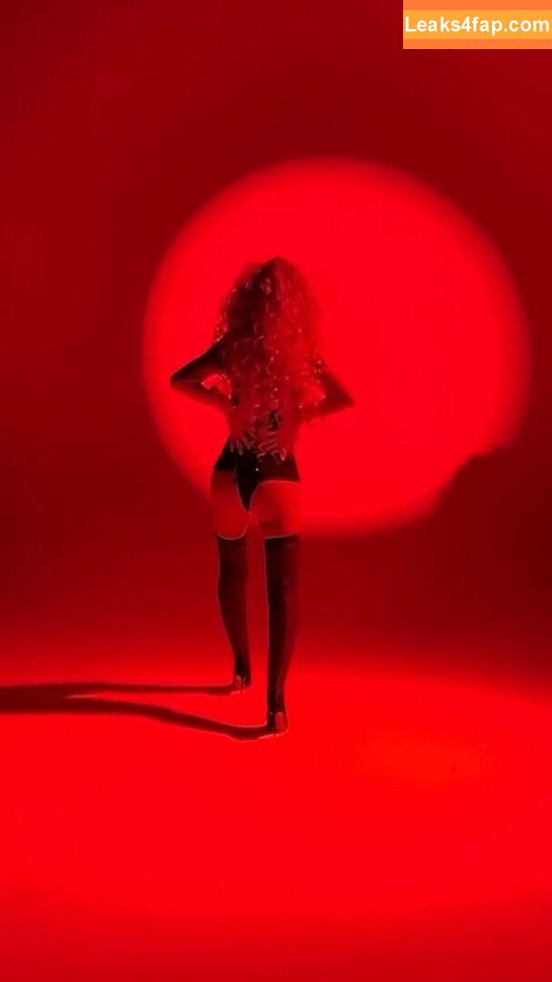 Christina Aguilera / XTINA / christinaaguilera leaked photo photo #1053