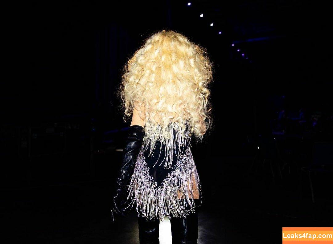 Christina Aguilera / XTINA / christinaaguilera слитое фото фото #1243