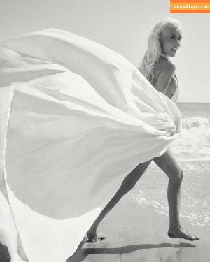 Christina Aguilera photo #1703