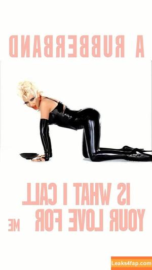 Christina Aguilera photo #2252