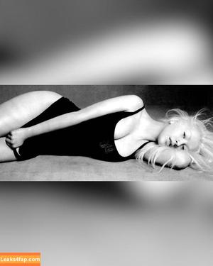 Christina Aguilera photo #2331