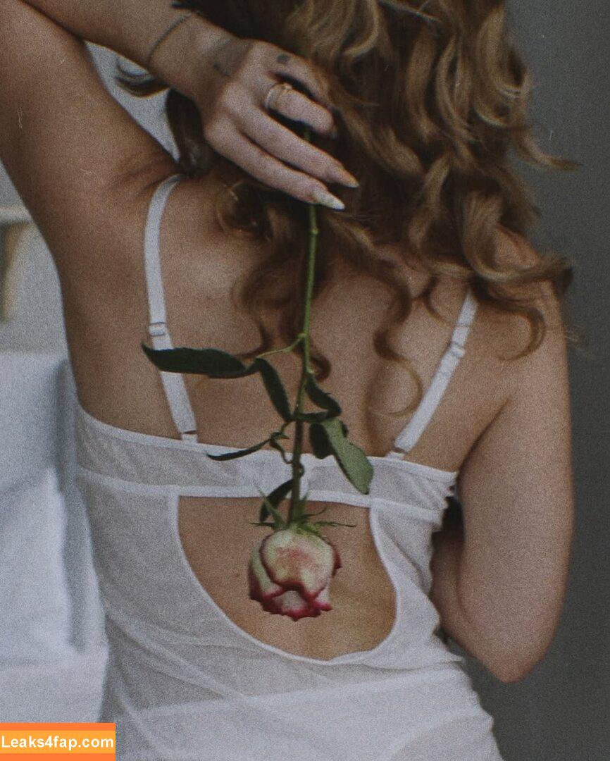 Christina Eileen / christinaeileen leaked photo photo #0007