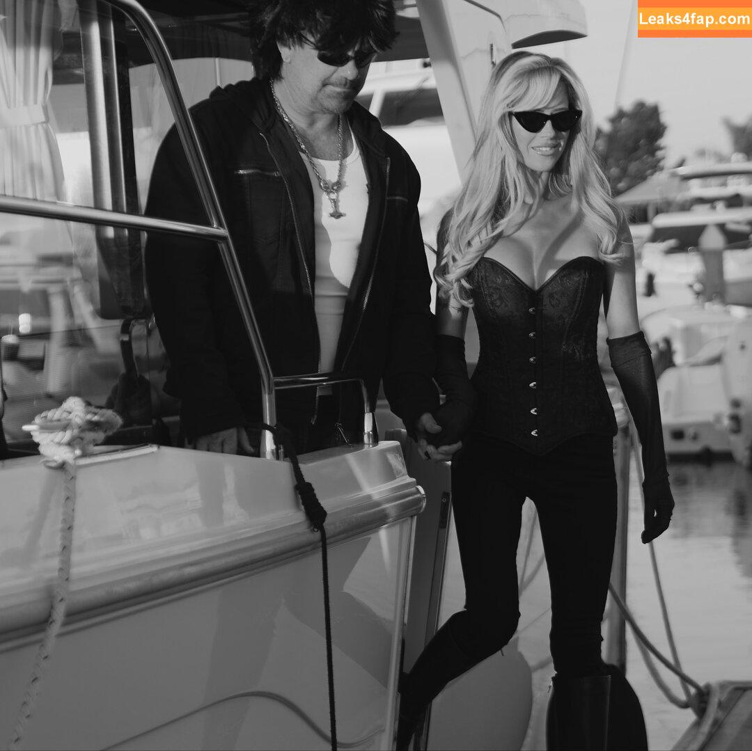 Christina Hall / christiw6 / thechristinahall leaked photo photo #0071