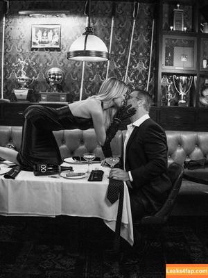 Christina Hall photo #0078