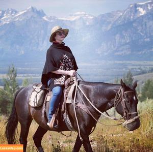 Christina Hendricks photo #0122