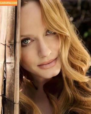 Christina Hendricks photo #0345