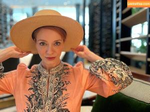 Christina Hendricks photo #0403