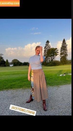 Christina Hendricks photo #0447