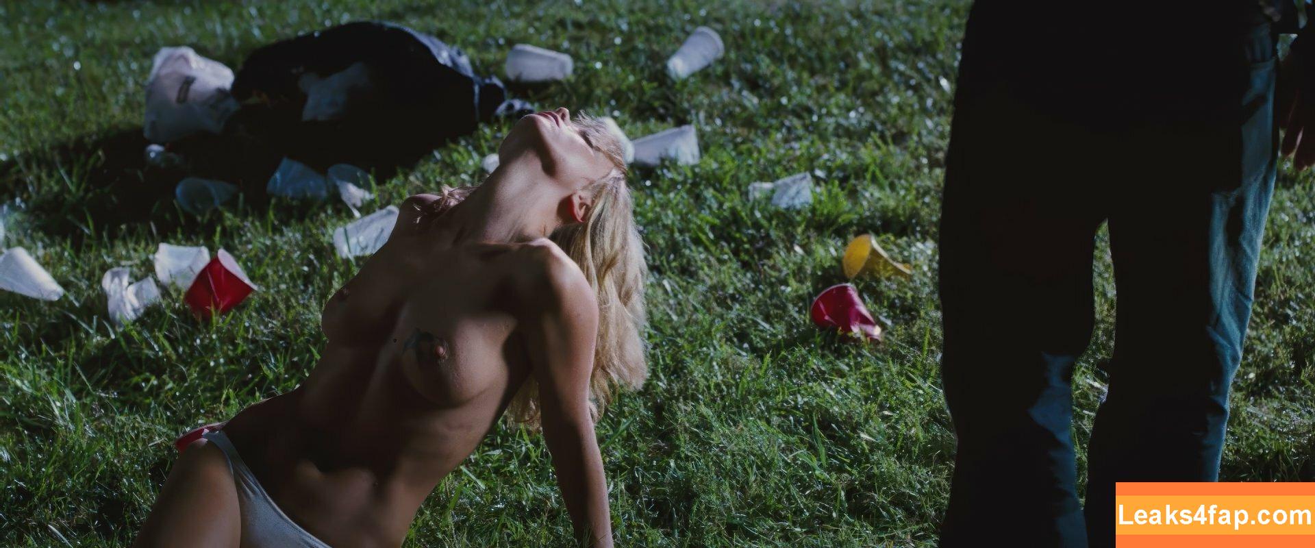 Christina Ricci / ChristinaRicci / arianaricci / riccigrams leaked photo photo #0193