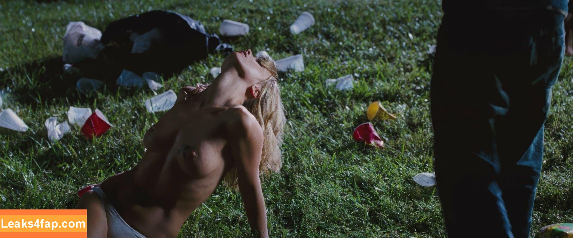 Christina Ricci / ChristinaRicci / arianaricci / riccigrams leaked photo photo #0194