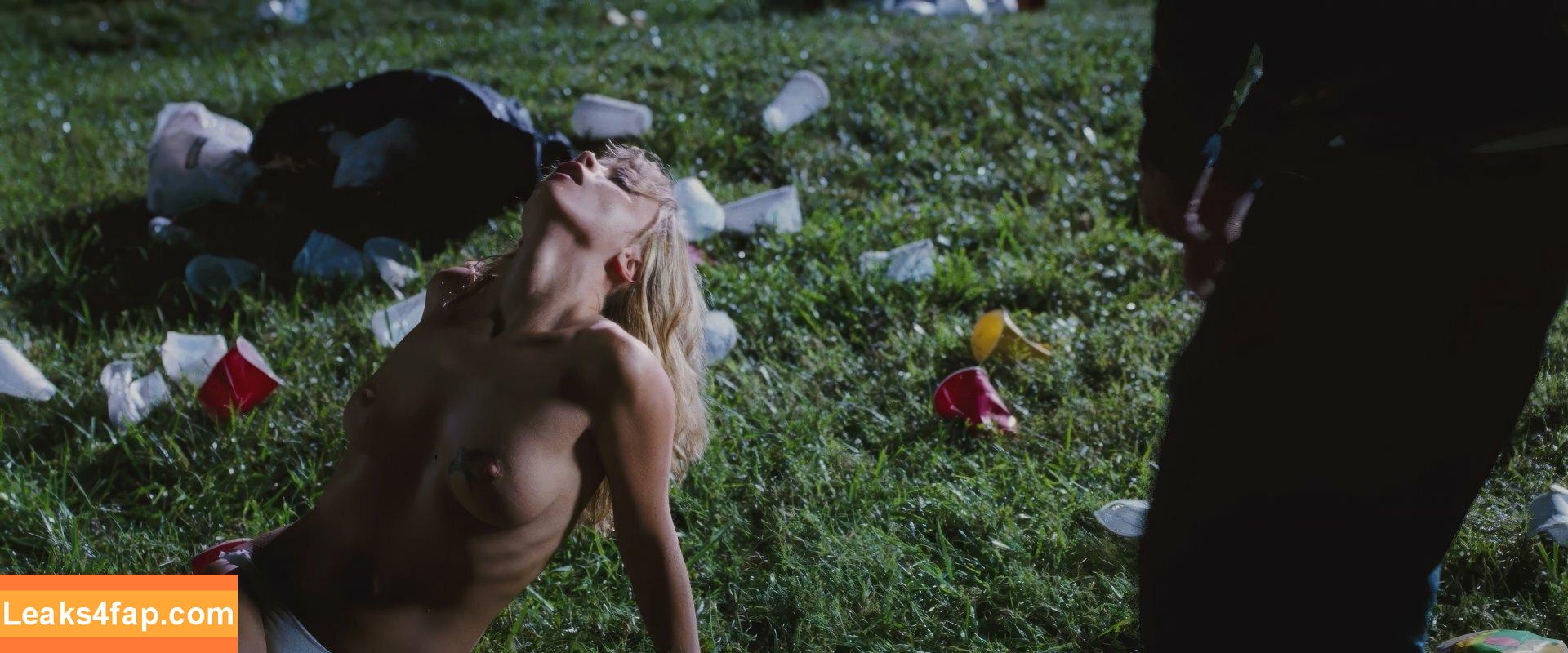 Christina Ricci / ChristinaRicci / arianaricci / riccigrams leaked photo photo #0195