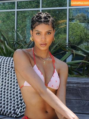 Christine Obanor photo #0017