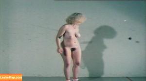 christinede photo #0003