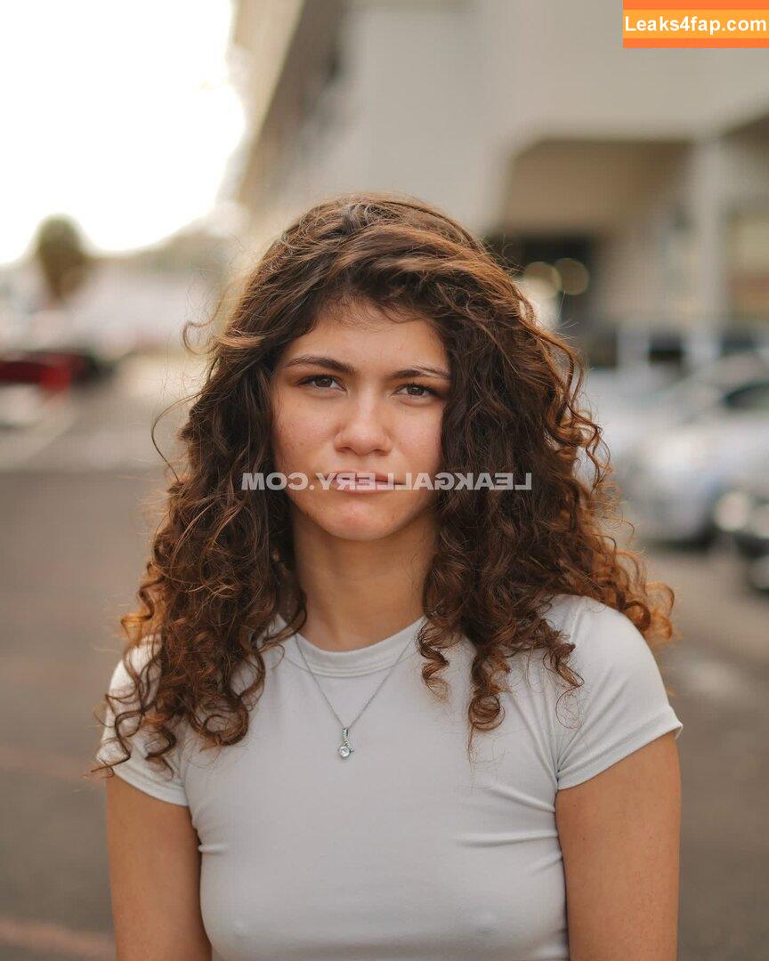 ciggybae / Zendaya lookalike / gypsybaehere / homeskilla_whitnit слитое фото фото #0089