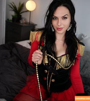 Cindy Brunet photo #0044