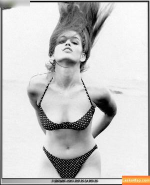 Cindy Crawford photo #0205