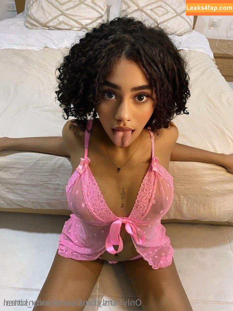 cindy_kitten / gypsy_dryad leaked photo photo #0048