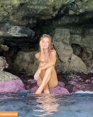 Cintia Dicker photo #0063