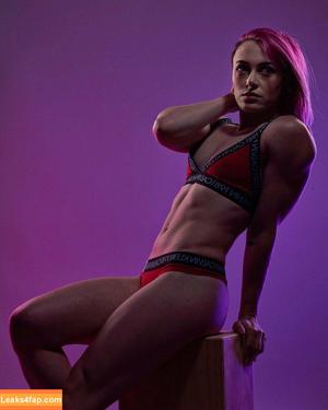 Claire Max photo #0090
