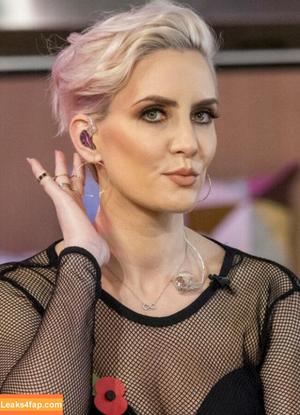 Claire Richards photo #0007