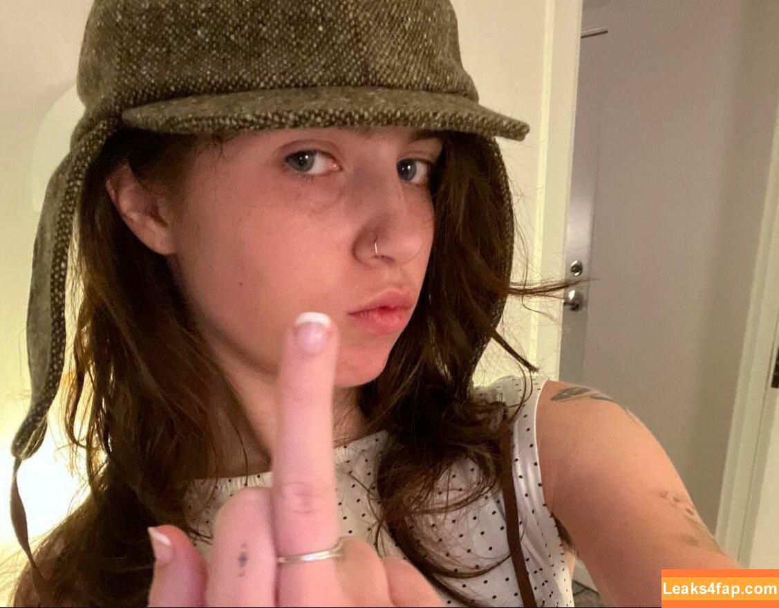 Clairo / Claire Cottrill leaked photo photo #0101