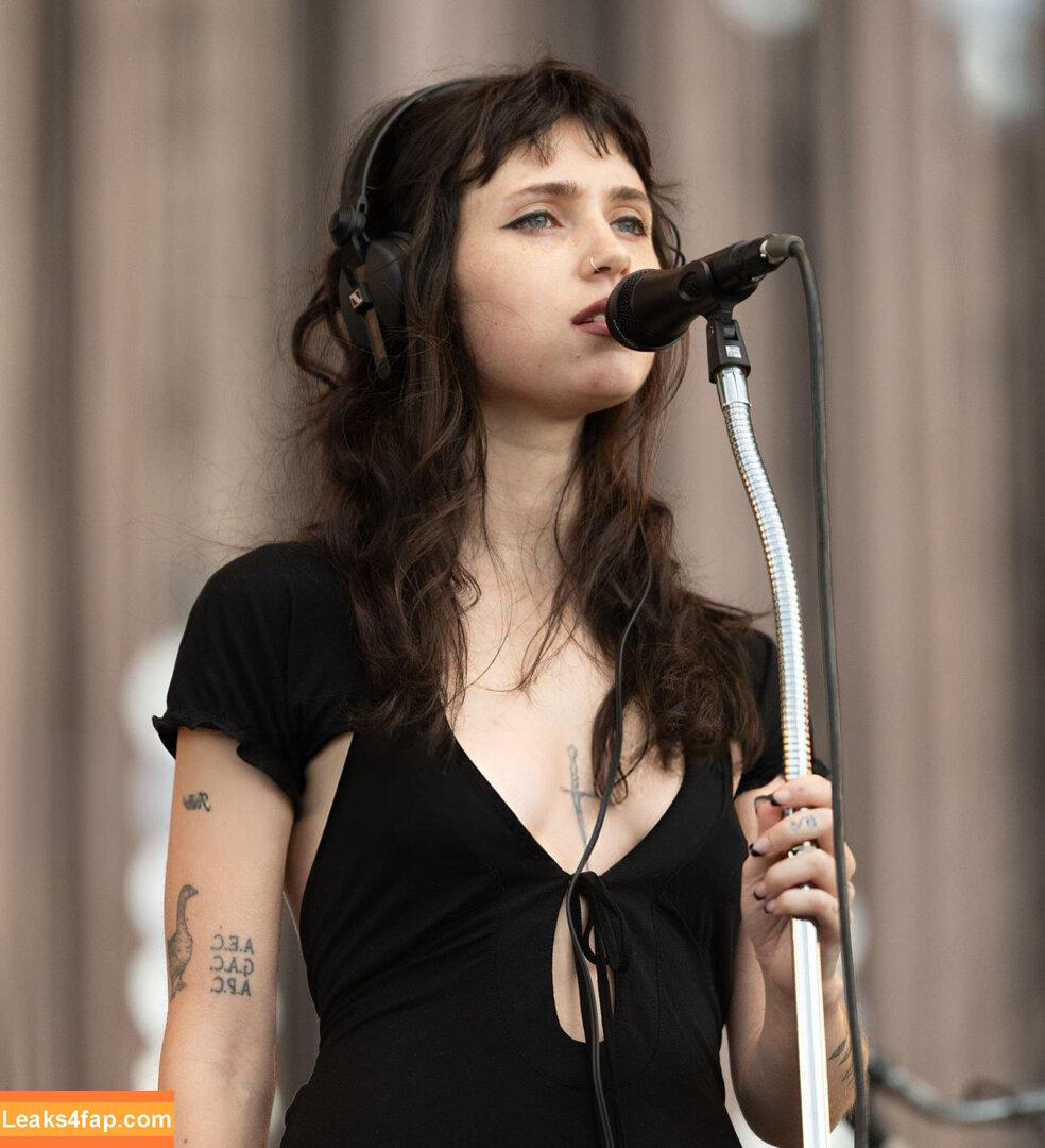 Clairo / Claire Cottrill leaked photo photo #0170
