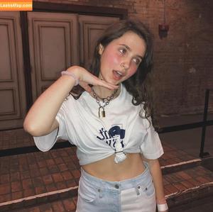 Clairo photo #0024