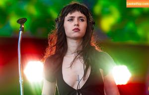 Clairo photo #0175