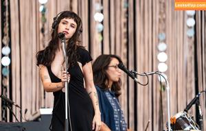 Clairo photo #0178