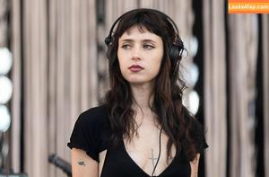 Clairo photo #0180