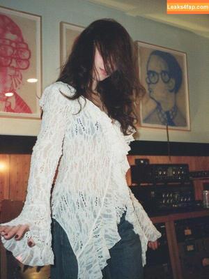 Clairo photo #0245