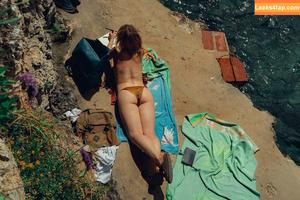 Clara Galle photo #0018