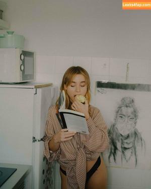 Clara Galle photo #0024