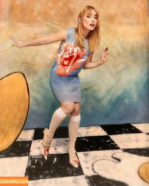 Clara Galle photo #0073