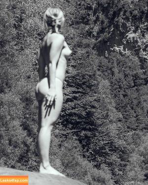 Clara Galle photo #0095